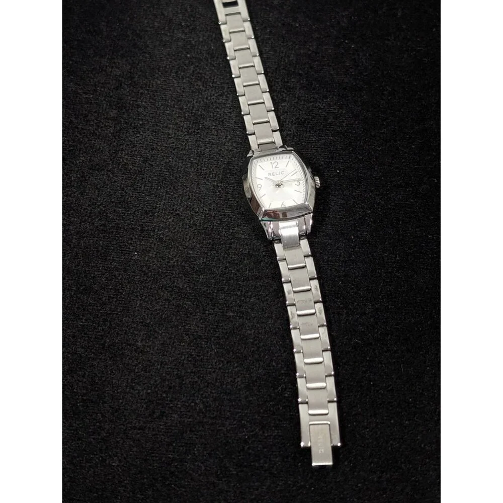 Relic Womens Silver Stainless‎ Steel Watch Quartz Analog 5.5 in Wrist